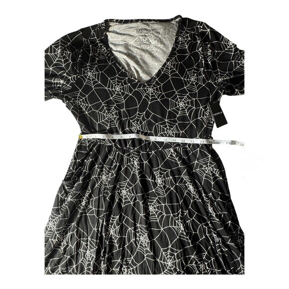 Torrid Black Spiderweb Fit & Flare Dress Size 0 NWT Halloween Gothic Alt Witchy - Picture 4 of 11
